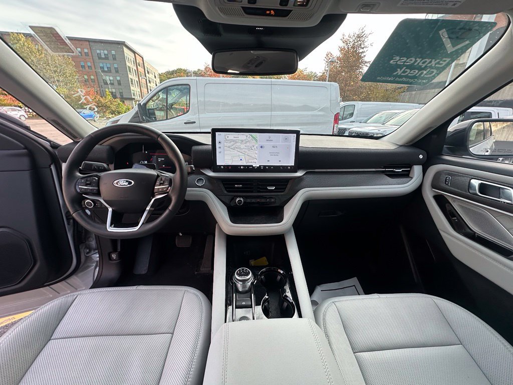 Used 2026 Ford Explorer Platinum w/ LUX Leather Package AWD/4WD image 12