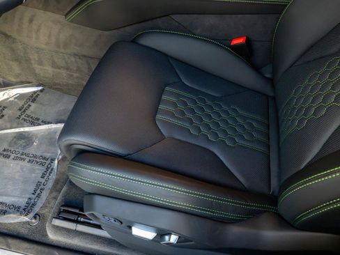 Used 2025 Lamborghini Urus SE AWD/4WD image 14