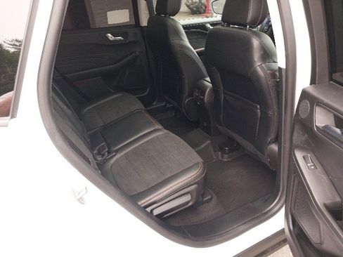 Used 2022 Ford Escape SEL w/ SEL Stealth AWD Package image 15