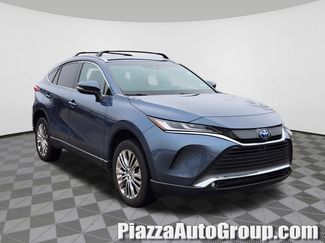 Used 2023 Toyota Venza Limited video 1