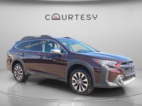 Used 2025 Subaru Outback Touring XT w/ Popular Package #2 image 8