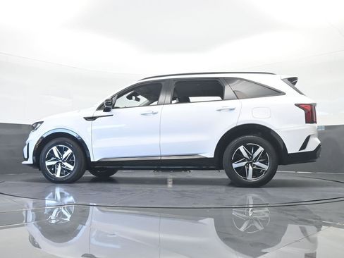 Used 2023 Kia Sorento S image 61