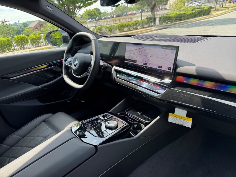 New 2027 BMW 530i xDrive w/ Premium Package AWD/4WD image 28
