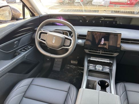 New 2026 Lincoln Nautilus Premier AWD/4WD image 30
