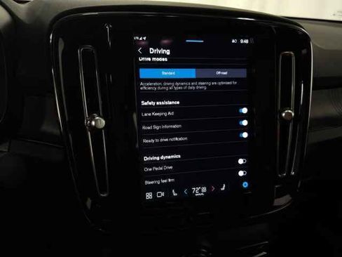 Certified 2023 Volvo C40 Recharge Core image 26