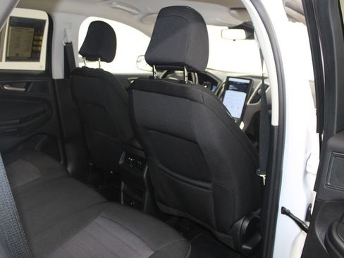 Used 2024 Ford Edge SE image 27