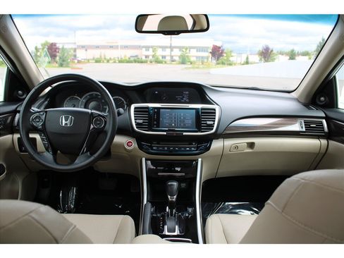Used 2017 Honda Accord EX-L image 15