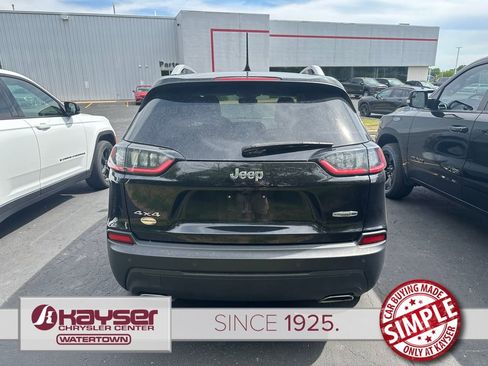 Used 2021 Jeep Cherokee Latitude Lux w/ Comfort/Convenience Group AWD/4WD image 3