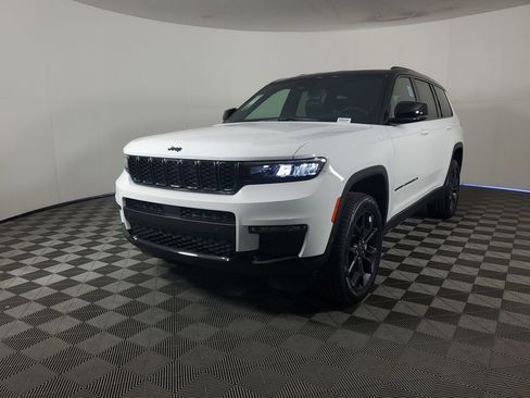 New 2025 Jeep Grand Cherokee L Limited image 8