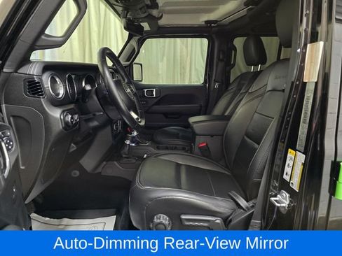 Used 2019 Jeep Wrangler Unlimited Sahara w/ Uconnect 4C Nav & Sound Group AWD/4WD image 14