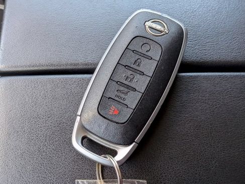 Used 2024 Nissan Rogue SV AWD/4WD image 28