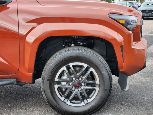 Used 2025 Toyota Tacoma TRD Sport AWD/4WD image 29