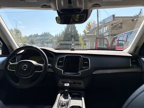 Used 2021 Volvo XC90 T6 Inscription w/ Lounge Package AWD/4WD image 11
