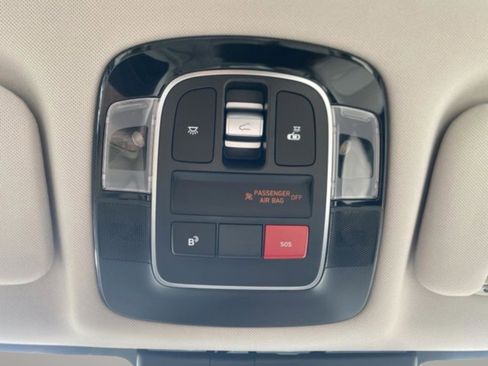 New 2025 Hyundai Sonata Limited image 33