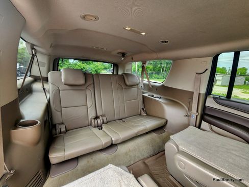 Used 2016 Chevrolet Suburban LTZ RWD image 46