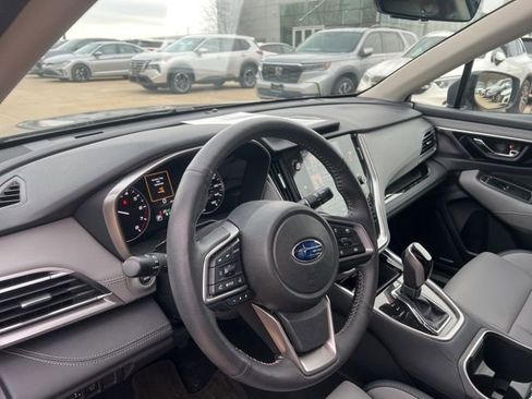 Used 2025 Subaru Outback Limited image 11