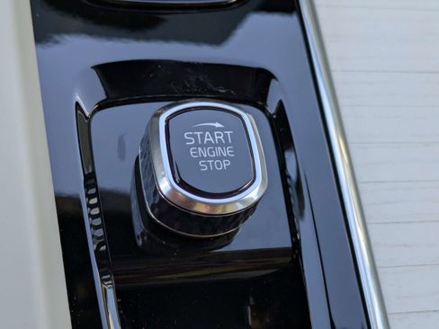 New 2026 Volvo XC60 B5 Ultra w/ Protection Package Premier image 28