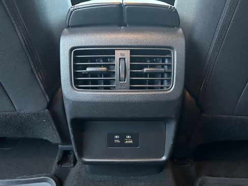 Used 2022 Nissan Rogue SV AWD/4WD image 26