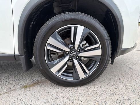 Used 2023 Nissan Rogue SL image 16