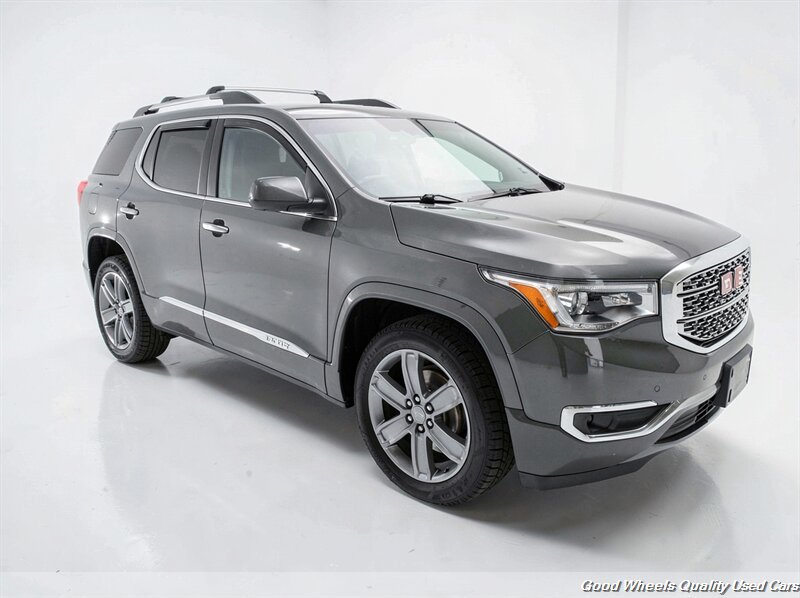Used 2017 GMC Acadia Denali w/ Technology Package FWD image 3