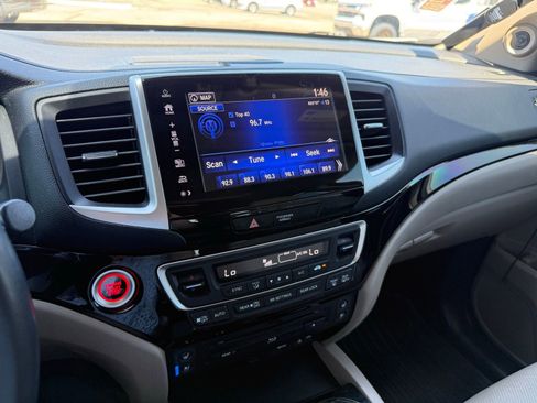 Used 2017 Honda Pilot Elite image 24