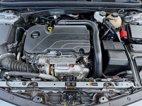 Used 2025 Chevrolet Malibu LT image 28