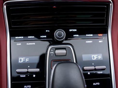 Certified 2022 Porsche Panamera 4 Platinum Edition AWD/4WD image 27