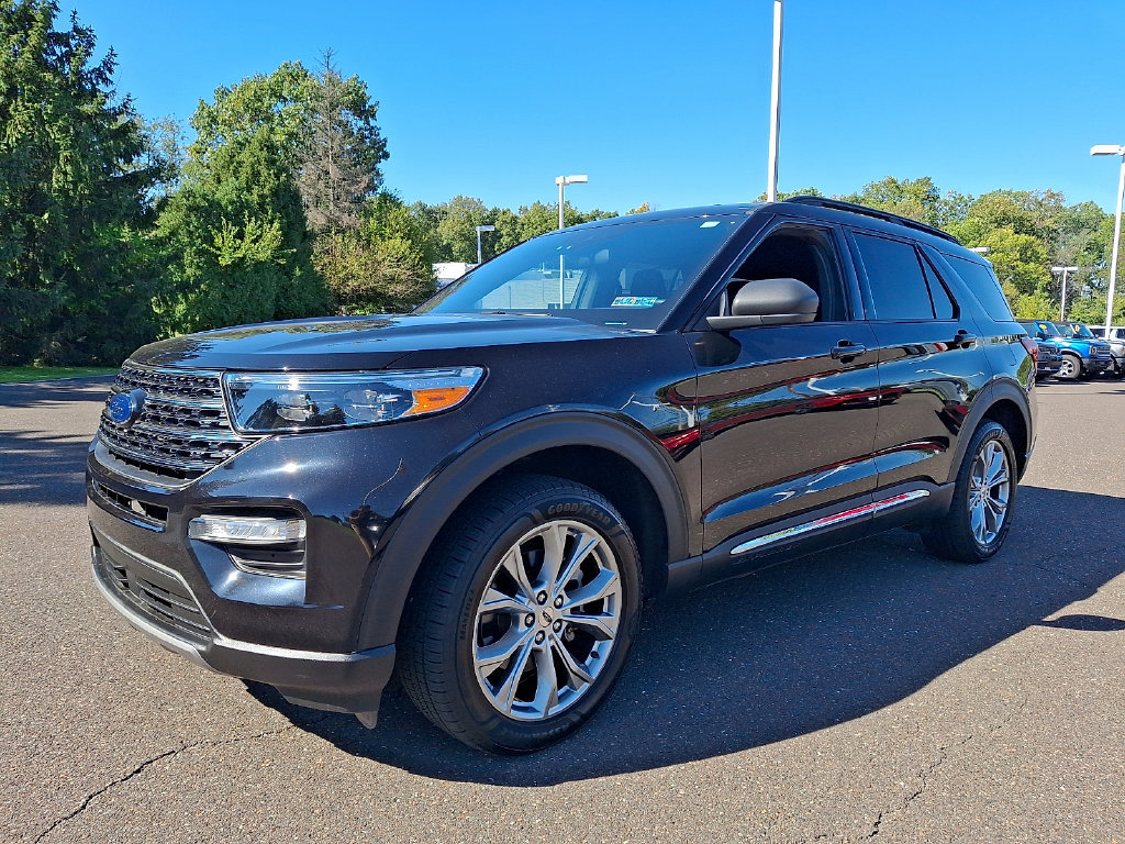 Used 2020 Ford Explorer XLT w/ Equipment Group 202A AWD/4WD image 6