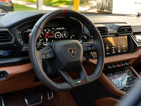 Used 2026 Lamborghini Urus S AWD/4WD image 35