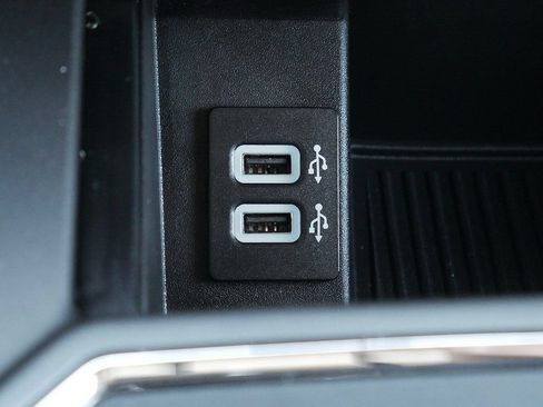 Used 2017 Ford F150 XLT w/ Equipment Group 302A Luxury AWD/4WD image 44