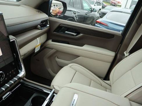 New 2026 GMC Yukon Denali w/ Sun & Power Step Package AWD/4WD image 24