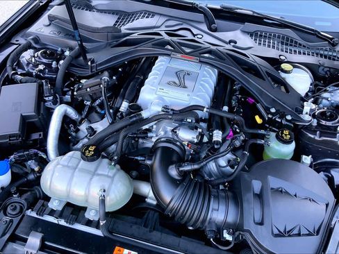 Used 2022 Ford Mustang Shelby GT500 w/ Carbon Fiber Track Pack image 30