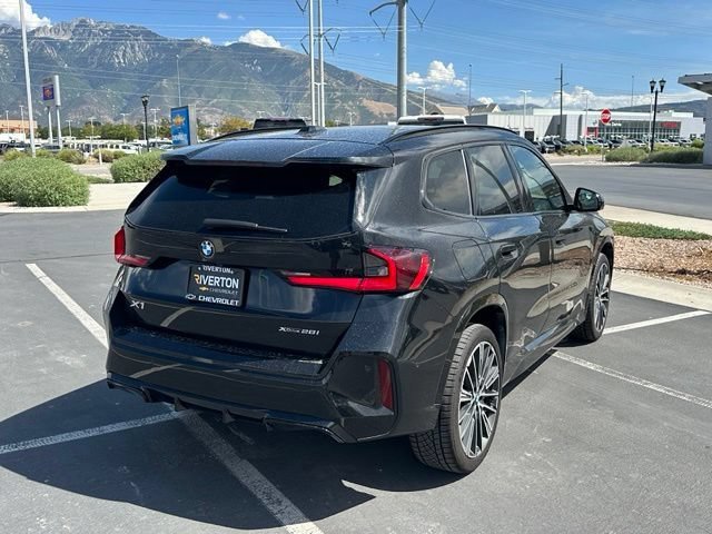 Used 2023 BMW X1 xDrive28i w/ Premium Package AWD/4WD image 6