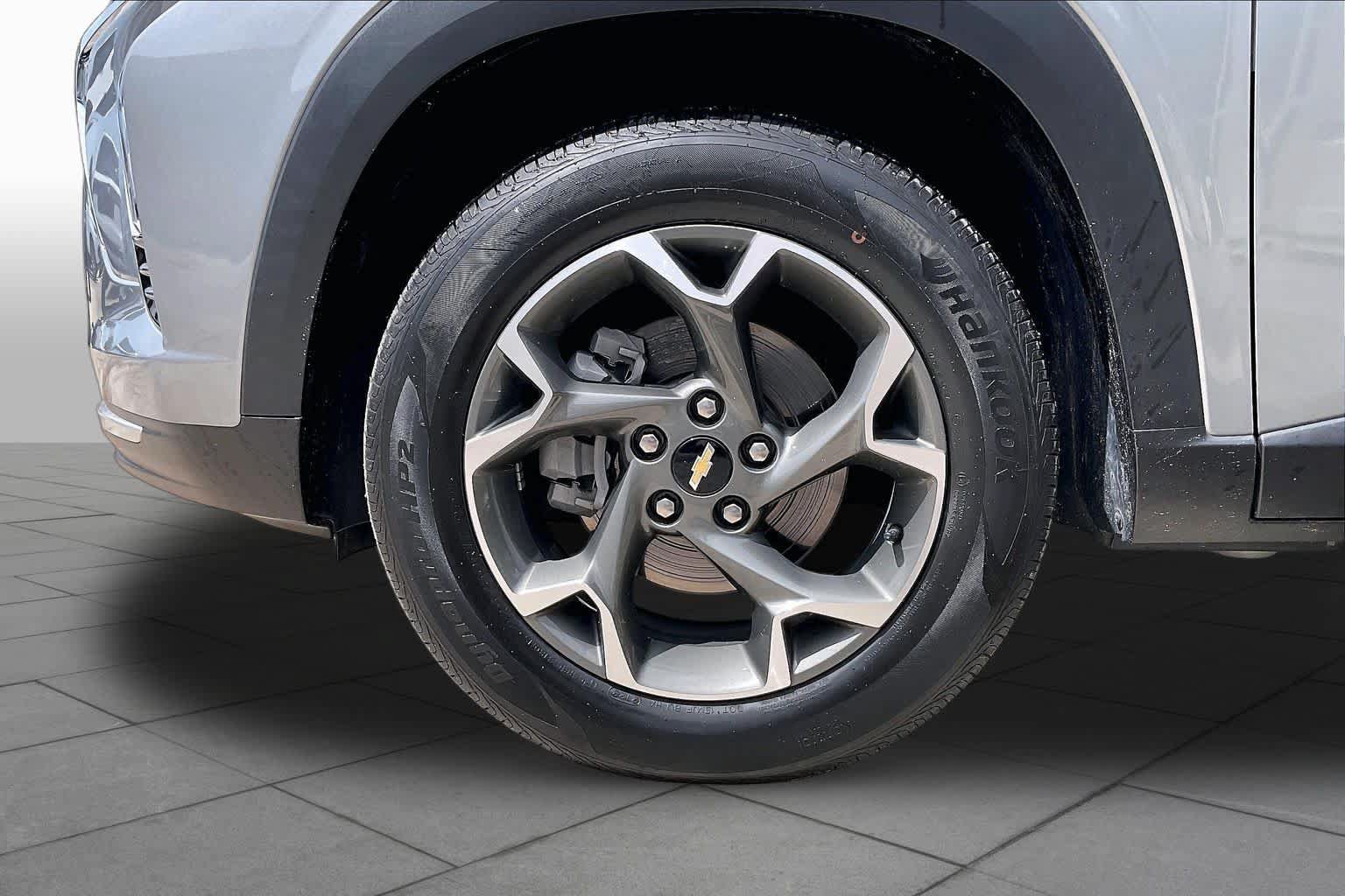 Used 2024 Chevrolet Trax LT w/ Driver Confidence Package FWD image 10