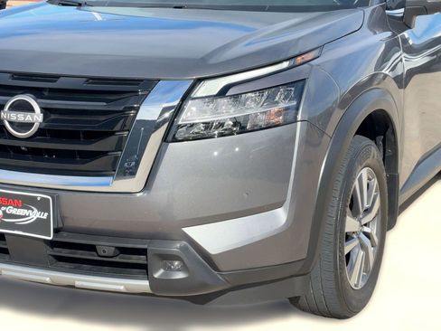 Used 2023 Nissan Pathfinder SL w/ Lighting Package (N92) image 11