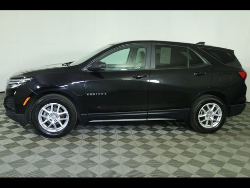 Used 2024 Chevrolet Equinox LS w/ LS Convenience Package FWD image 14