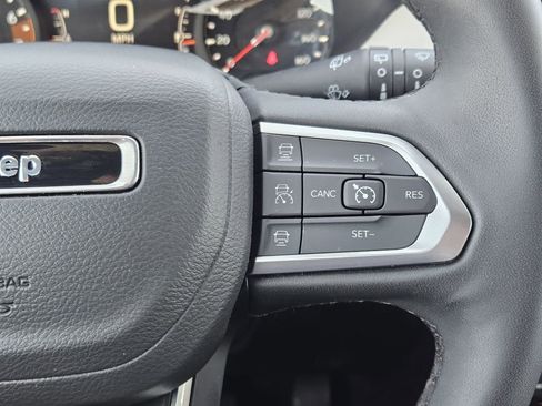 Used 2025 Jeep Compass Limited AWD/4WD image 34
