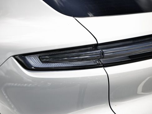 New 2025 Porsche Cayenne Turbo image 15