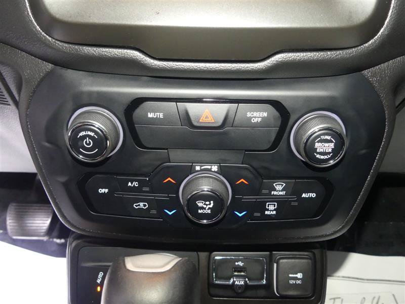 Used 2020 Jeep Renegade Trailhawk w/ Premium Leather Group AWD/4WD image 36