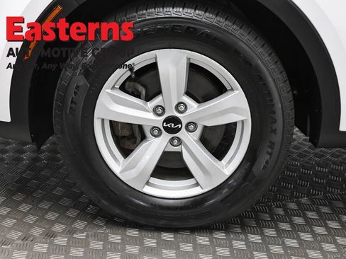 Used 2022 Kia Sorento LX FWD image 31