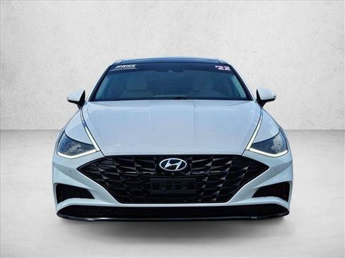 Used 2022 Hyundai Sonata Limited FWD image 2