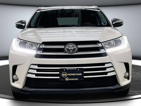 Used 2017 Toyota Highlander Limited AWD/4WD image 2