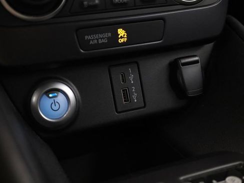 Used 2024 Nissan Leaf S image 19