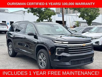 Used 2025 Chevrolet Traverse LT