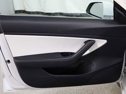 Used 2020 Tesla Model 3 Long Range image 16