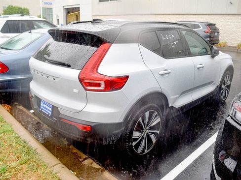 Used 2021 Volvo XC40 P8 Recharge w/ Advanced Package AWD/4WD image 15