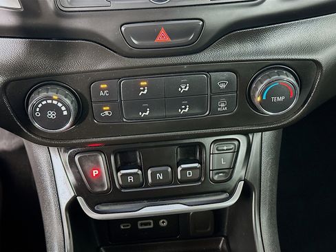 Used 2021 GMC Terrain SLE image 22