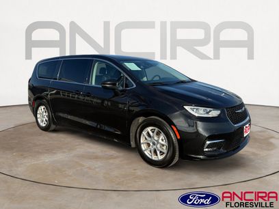 Used 2023 Chrysler Pacifica Touring-L
