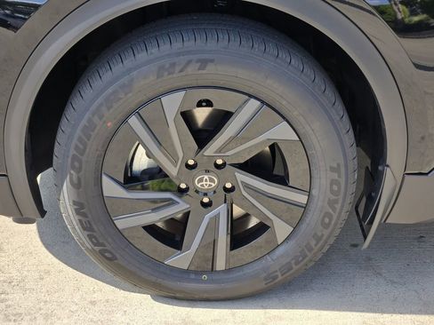 New 2026 Toyota C-HR AWD/4WD image 7