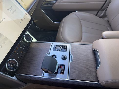 Used 2023 Land Rover Range Rover SE image 22